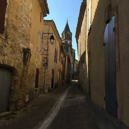Les D'elise Collias
