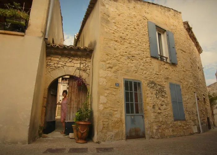 Les D'elise Collias